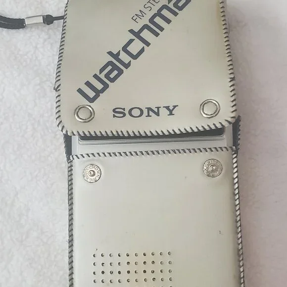 Vintage chargers football Sony Watchman FD-30A AM/FM Stereo Mini TV With Case - Picture 5 of 13